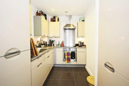 1 bedroom flat to rent - Photo 4