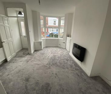 2 bedroom property to rent - Photo 1