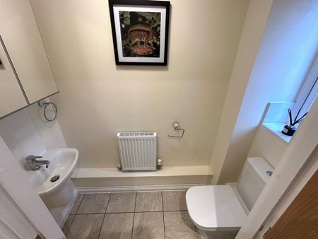 3 bedroom semi-detached house to rent - Photo 2