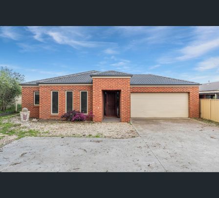 35 Black Street, Long Gully, Vic 3550 - Photo 1
