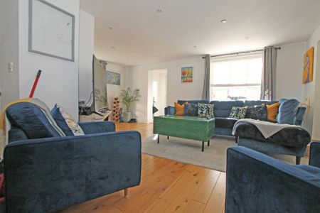 3 bedroom semi-detached house to rent - Photo 3
