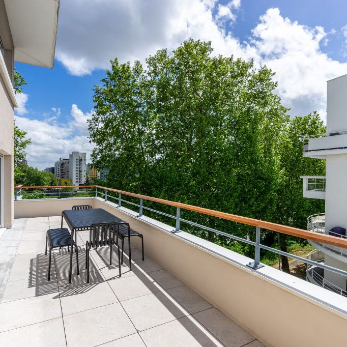 Superbe appartement meublé en duplex avec vue sur Loire - Photo 1