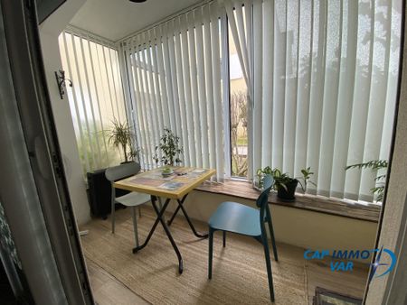 Location Appartement 1 pièce 31m² ST CYR SUR MER 83270 - Photo 4