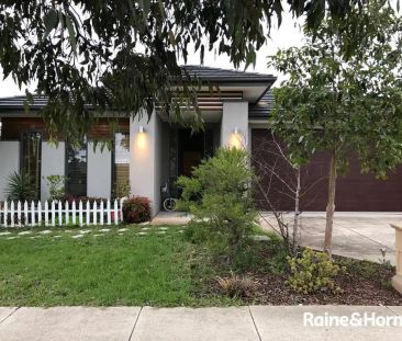 “Splendid 4Br Home in Arndel, Truganina!” - Photo 3