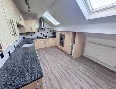 3 Bedroom Apartment To Let - Photo 3