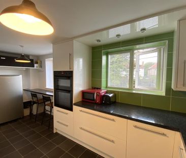 1 bedroom in a house share to rent - Photo 5