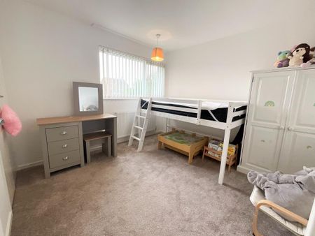 3 bedroom semi-detached house to rent - Photo 4