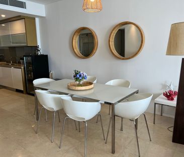**6 months lease only** Fully Furnished 2x2 Apartment with Ocean Views - Photo 2