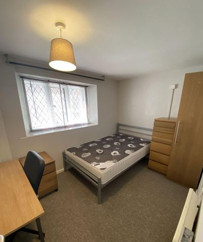 2 bedroom flat share to rent - Photo 4