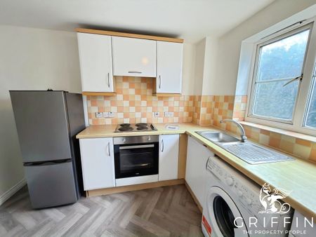 Queensland Court, Dock Road, Tilbury, RM18 - Photo 3