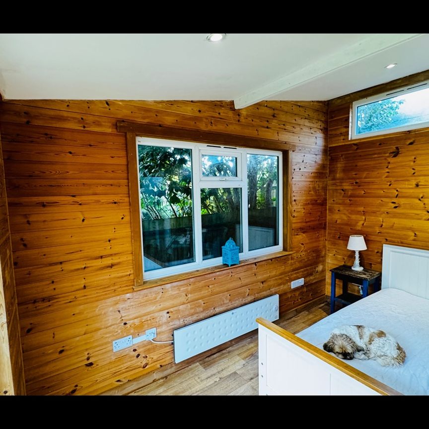 Studio Flat, Eridge Road, BN3 - Photo 1