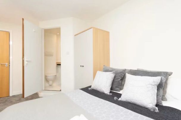 Classic Ensuite - Photo 1