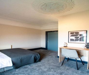 1 bedroom in a house share to rent - Photo 2