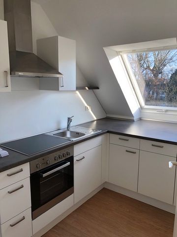 Stilvolle Galeriewohnung mit EBK im Hildener Norden - Photo 3