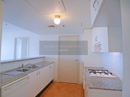 Outstanding 2-Bedroom Apartment - The Peak - Photo 2