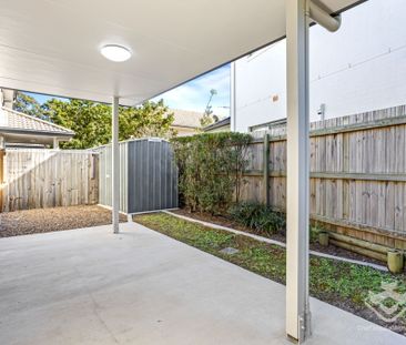 AVAILABLE NOW!!! HUGE townhouse - Air Conditioners in all bedrooms & living - Photo 6
