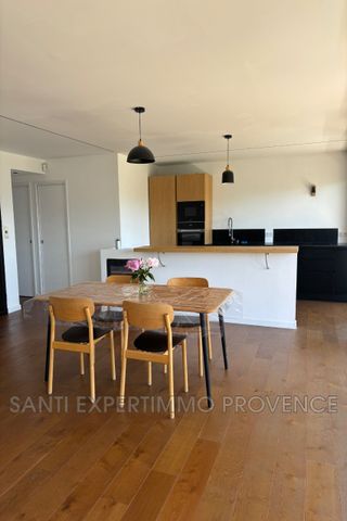 Location Appartement 4 pièces 105m² MARSEILLE 8ème - Photo 3