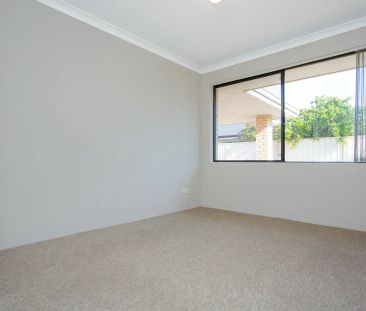 “Stunning Family Home” - Photo 5