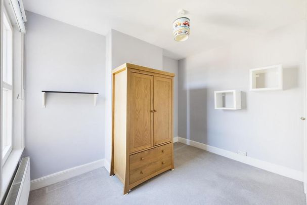 4 bedroom semi-detached house to rent - Photo 1