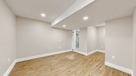 For Lease - 6 Mcquarrie Lane, Vaughan, Ontario - Photo 3