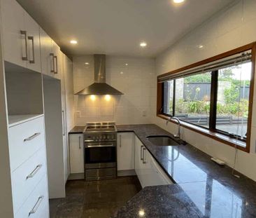 Epsom Location! - Photo 4