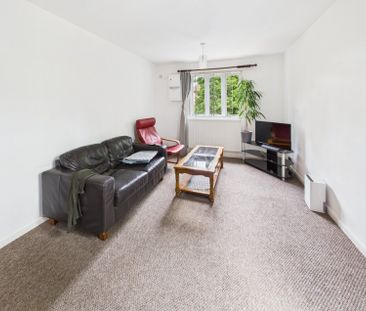 Vicarage Way, Colnbrook, Berkshire,SL3 - Photo 2