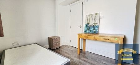 Greenstead Road, Colchester - Photo 2