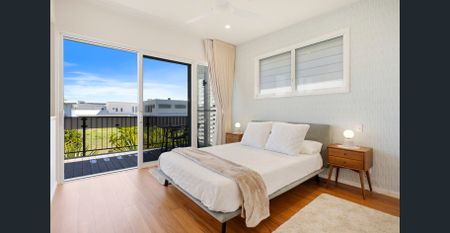 Modern 3-Bedroom Coastal Home - Photo 3