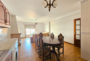 2 bedroom flat with balcony a stone's throw from Vageira Beach!