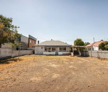 Freshly Renovated Home with Modern Finishes - Photo 1