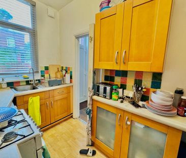 2 bedroom end of terrace house to rent - Photo 4