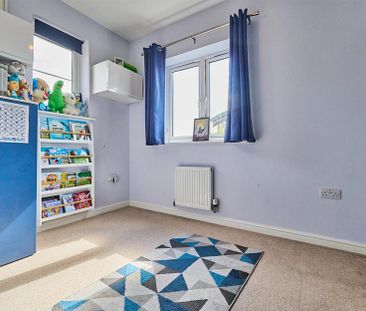 3 bedroom link detached house to rent - Photo 4