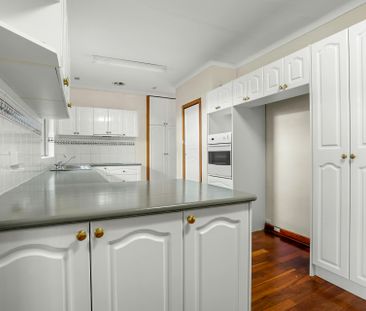 Relaxed Mandurah Living with Great Entertaining Space - Photo 6