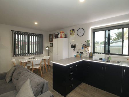 3-BEDROOM CABIN IN NICHOLSON RIVER HOLIDAY PARK - Photo 3