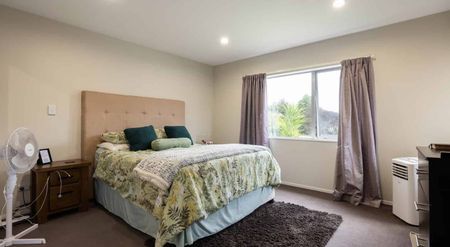 Family living on Alpers Ridge - Photo 4
