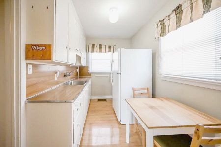 For Lease - 112 Leland Street Unit# 1st Floor Room, Hamilton, Ontario - Photo 5