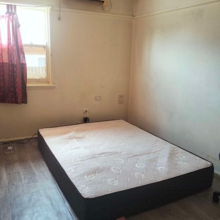 Wentworthville - Photo 3