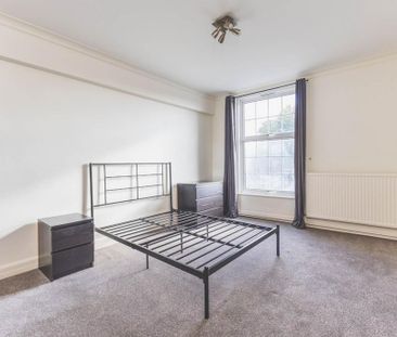 4 bedroom flat to rent - Photo 3