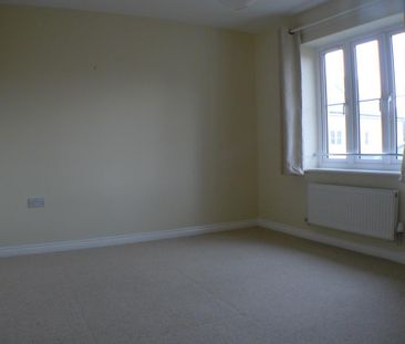 2 bedroom coach house to rent - Photo 1