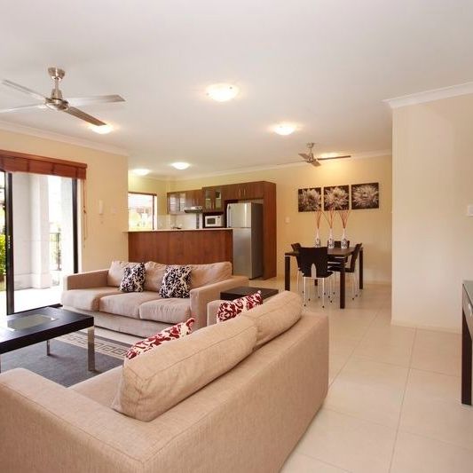 Move In Ready, Unfurnished 2 Bedroom Apartment, Resort Style Living in sought after development and location. - Photo 1