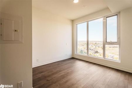 For Lease - 39 MARY Street, Barrie, Ontario - Photo 2