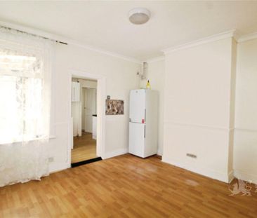 2 bedroom end of terrace house to rent - Photo 1