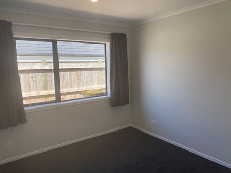 5 Rotorua Grove, Aotea - Photo 3