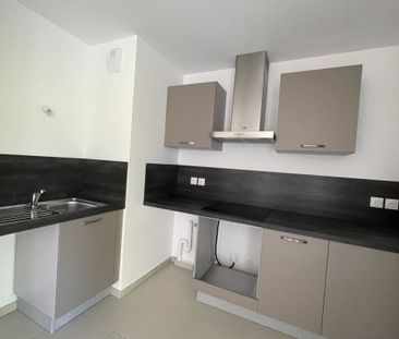 Libre DECEMBRE - Appartement T2 avec terrasse et place de pa - Photo 5