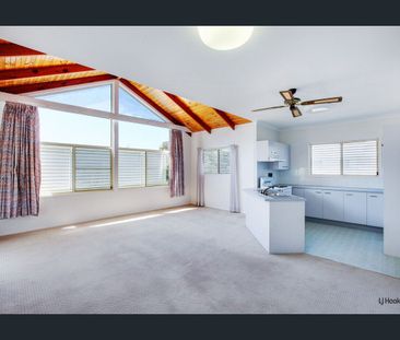 1-Bedroom Apartment in Prime Mermaid Beach Location – Short Stroll ... - Photo 3