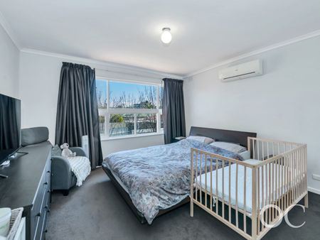 Open the Door To City-Fringe Comfort - Photo 3