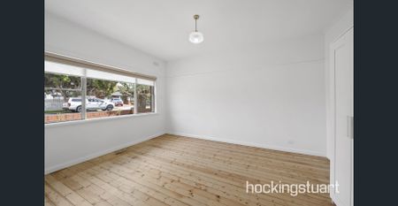 Beautifully Presented Family Home In Central Reservoir Location - Photo 3