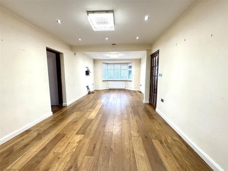 4 bedroom end of terrace house to rent - Photo 3