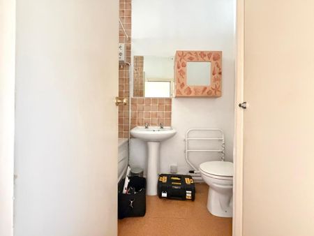 Studio to rent - Photo 4