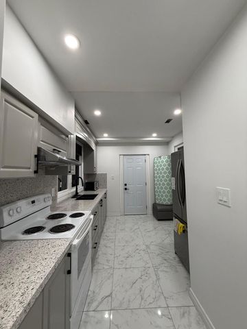 For Lease - 10 Louvain Street Unit# Main & 2nd Level, Toronto, Ontario - Photo 4